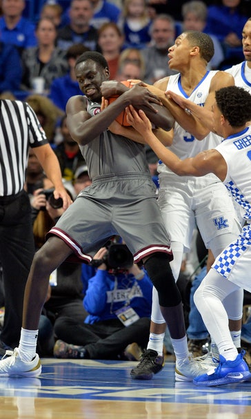 No. 2 Kentucky rallies past Southern Illinois for 71-59 win